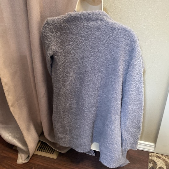 New with tags Uggs Phoebe Wrap Sweater. Size XS. Color gray - Picture 4 of 4